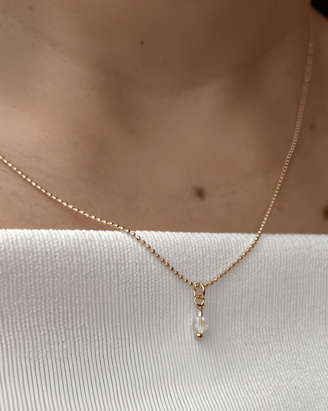 Conjunto de Aretes + Cadena - Baño en Oro 24k