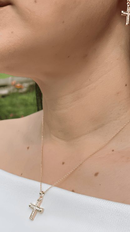 Conjunto Aretes y Cadena Cruz Baño Rodinado