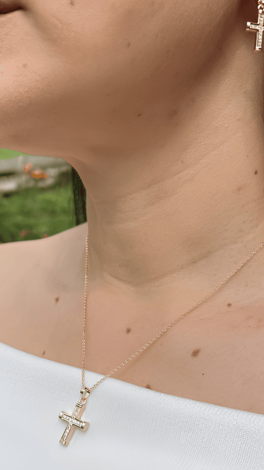 Conjunto Aretes y Cadena Cruz Baño Rodinado