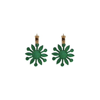 Aretes 3D Flor y Baño de Oro 24k
