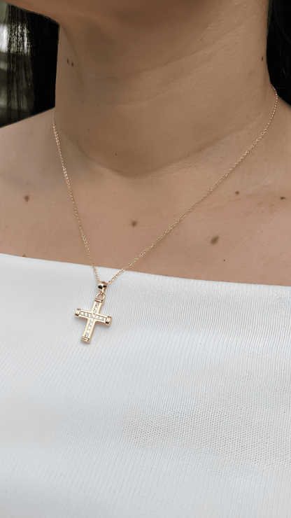 Conjunto Aretes y Cadena Cruz Baño Rodinado