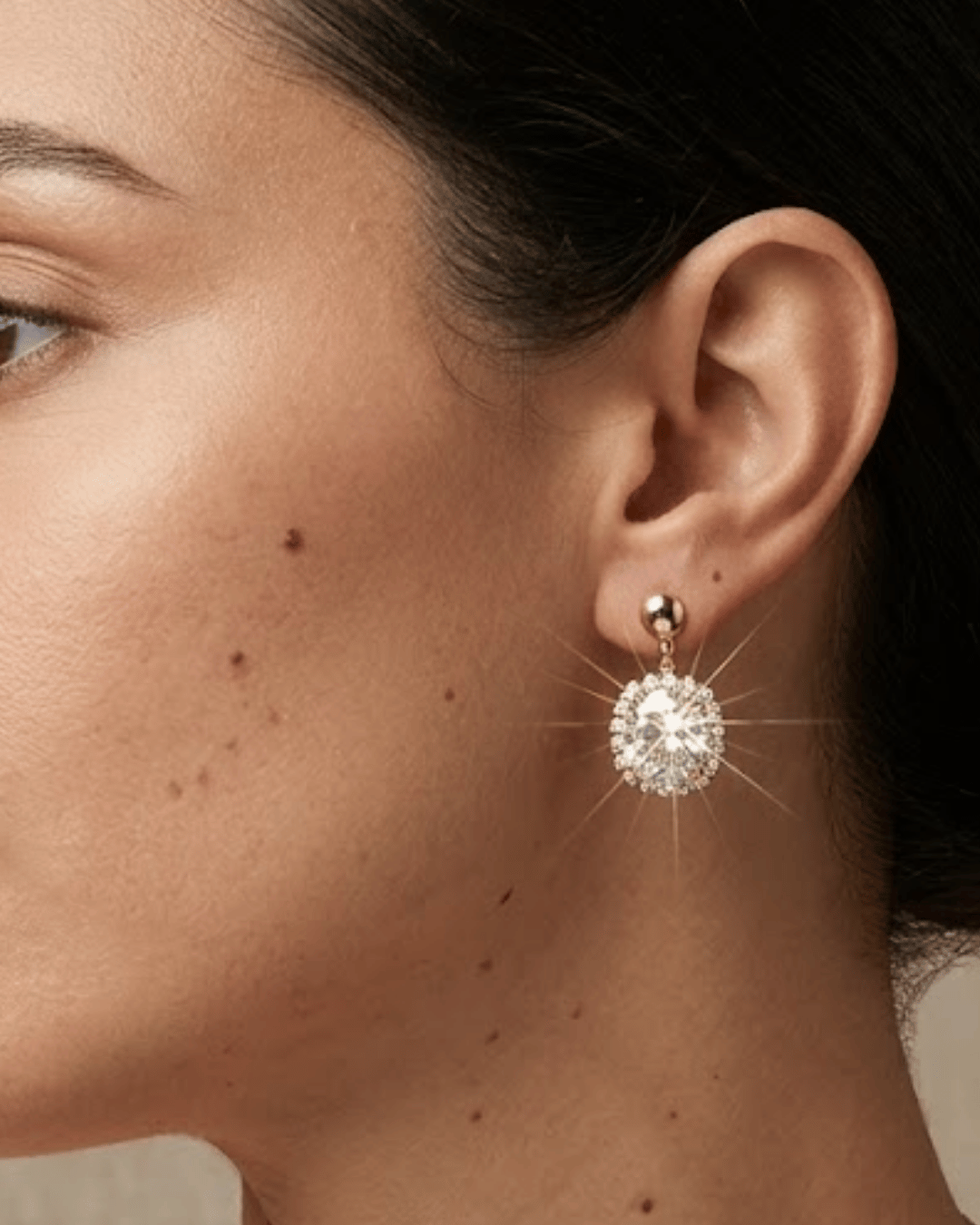 Conjunto de Arete y Collar Tipo Diamante