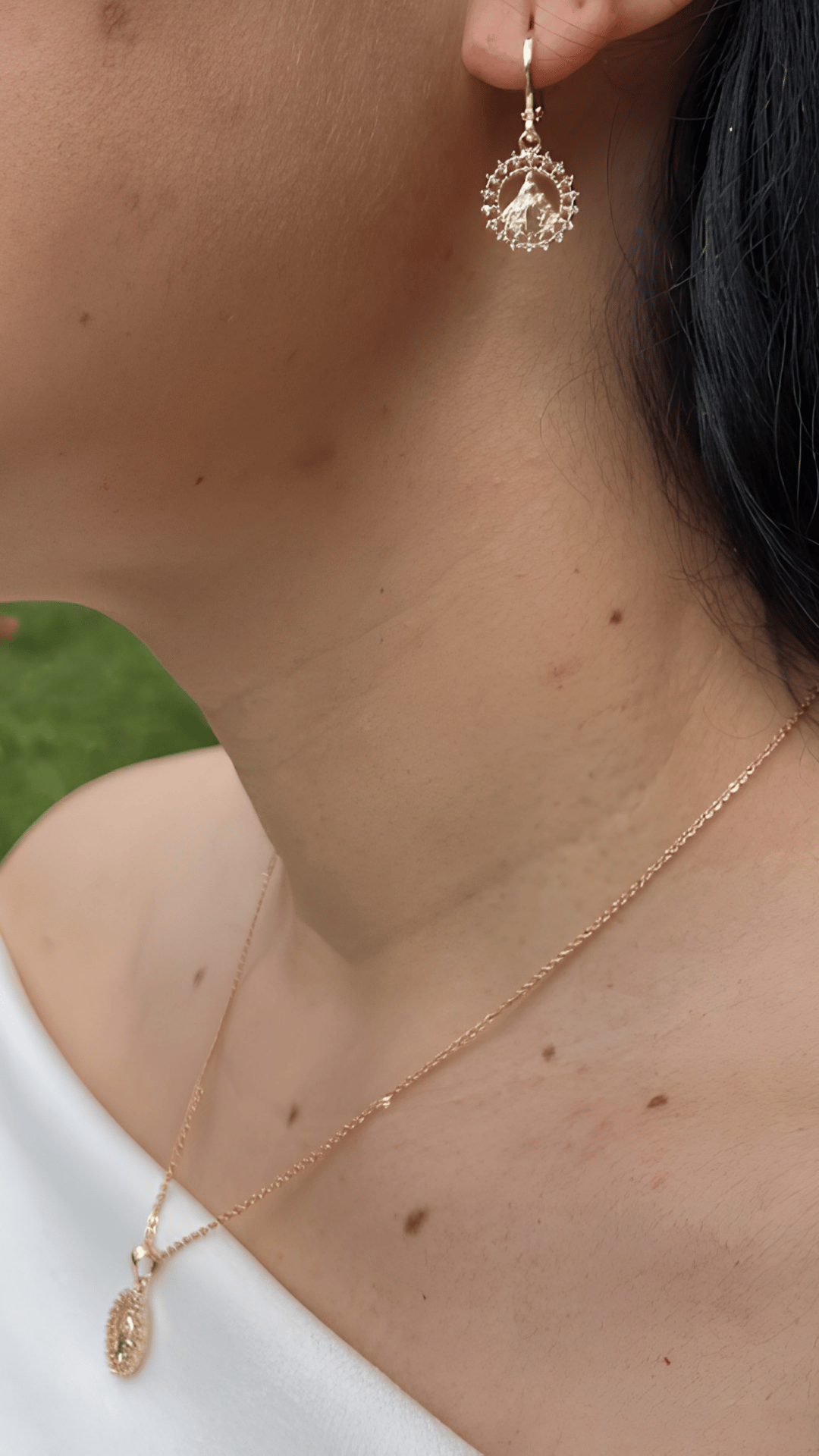 Conjunto Aretes y Cadena Virgen