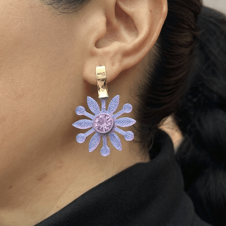 Aretes 3D Flor y Baño de Oro 24k